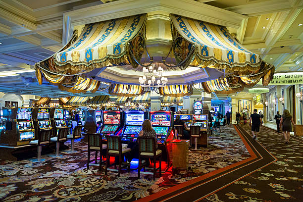 Antarmuka situs mobile danaqq menampilkan meja live casino di layar smartphone